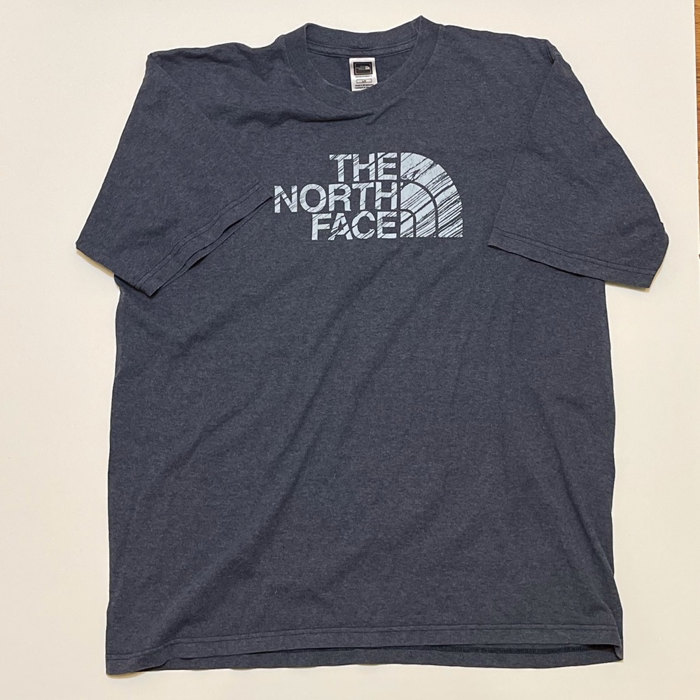 The north face men’s large tee